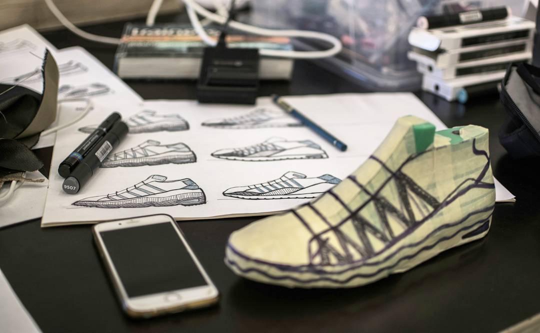 Picture of one of the students desks of last week's Footwear x Tech course at @designhojskolen

#dsd